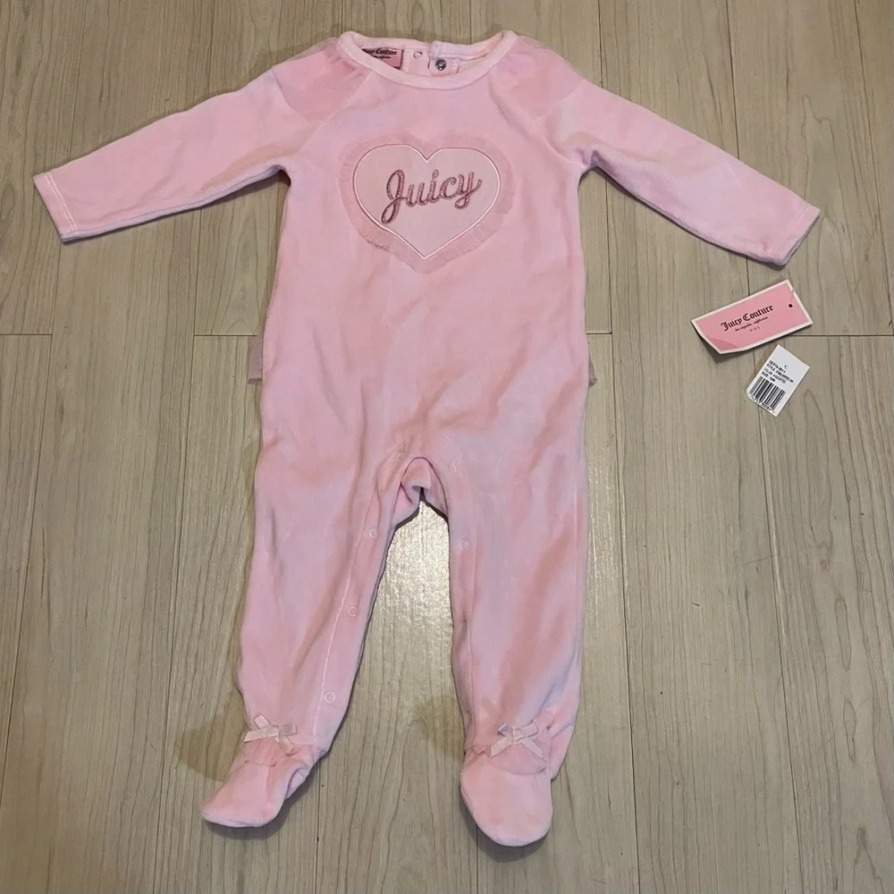 NWT Juicy Couture Velour Pink Baby Girl 12 M Footie Onesie Bodysuit Pajama